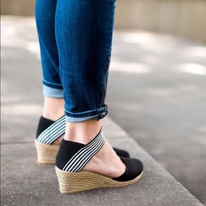 NWOT ! Comfort wedge/espadrille !